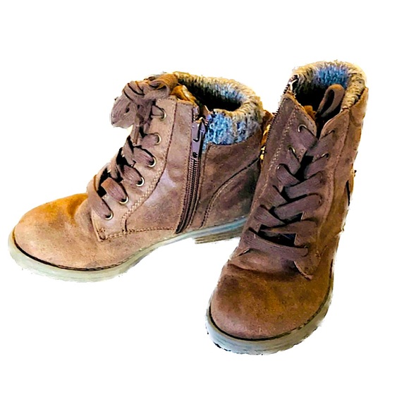 Madden Girl Cognac Hiking Boots, Toddler Size 8. - Picture 2 of 6